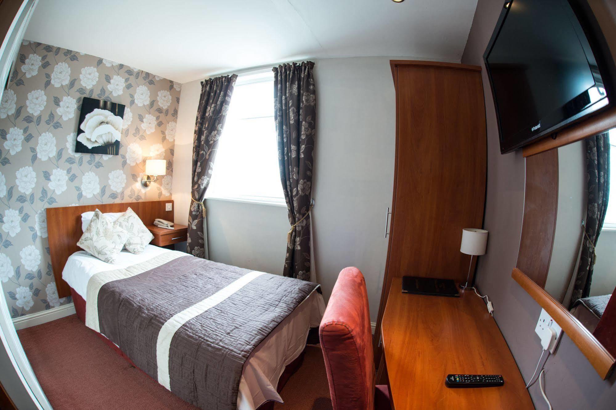Thomas James Hotel Лемингтън Спа Екстериор снимка